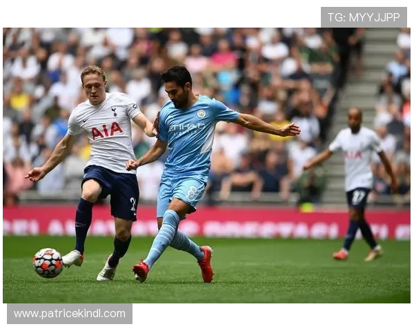 欧冠最新赛果：豪门球队争锋，黑马崛起，历史性逆袭引发热议